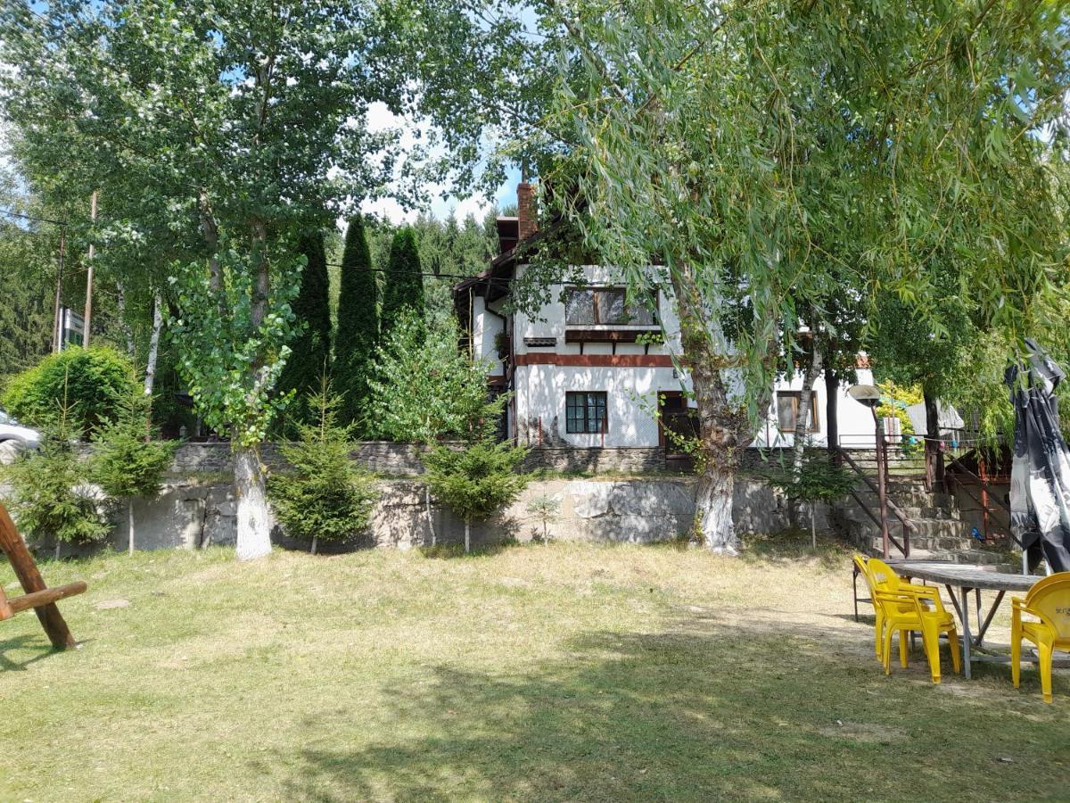 Pensiunea Trei Ponei Corbeni Exterior photo