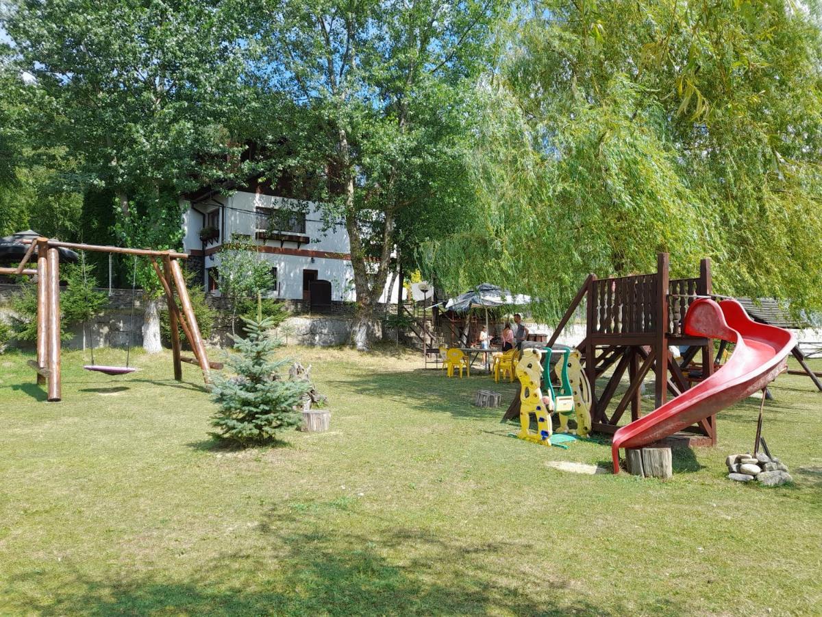 Pensiunea Trei Ponei Corbeni Exterior photo
