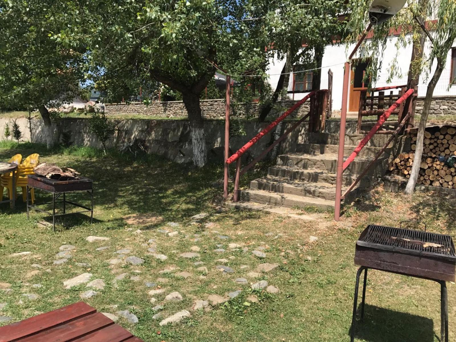 Pensiunea Trei Ponei Corbeni Exterior photo