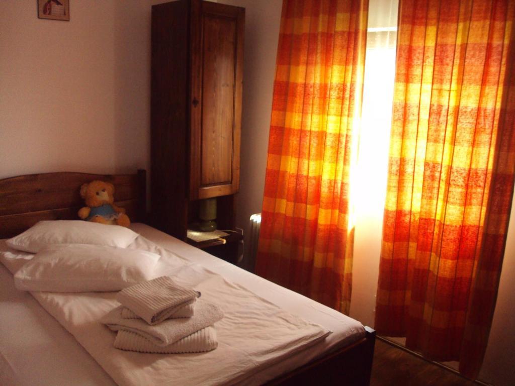 Pensiunea Trei Ponei Corbeni Room photo