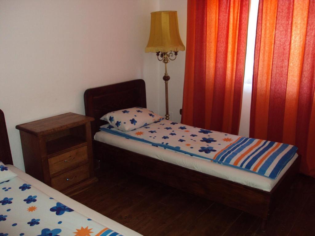 Pensiunea Trei Ponei Corbeni Room photo