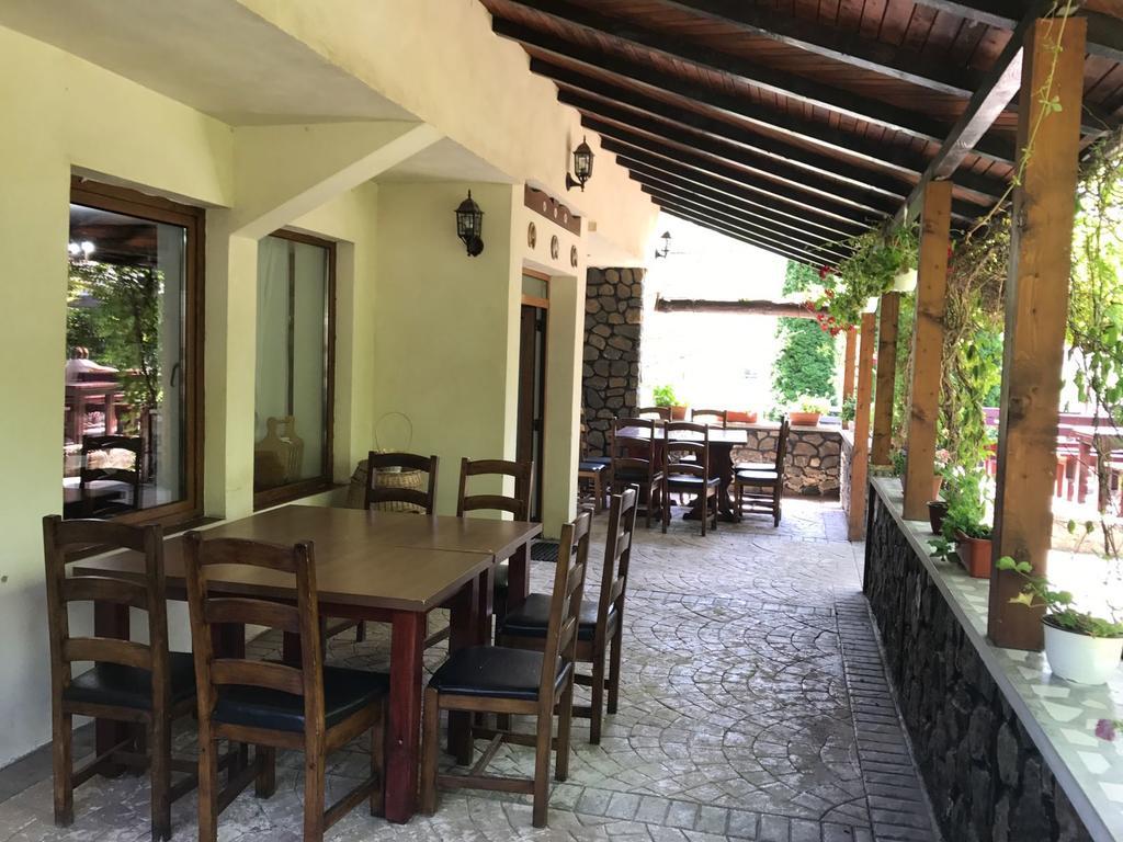 Pensiunea Trei Ponei Corbeni Exterior photo